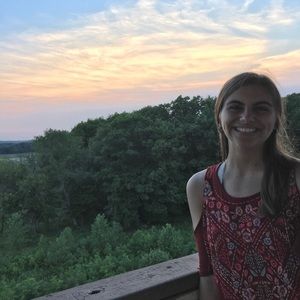 Meet your Posher, Alyssa